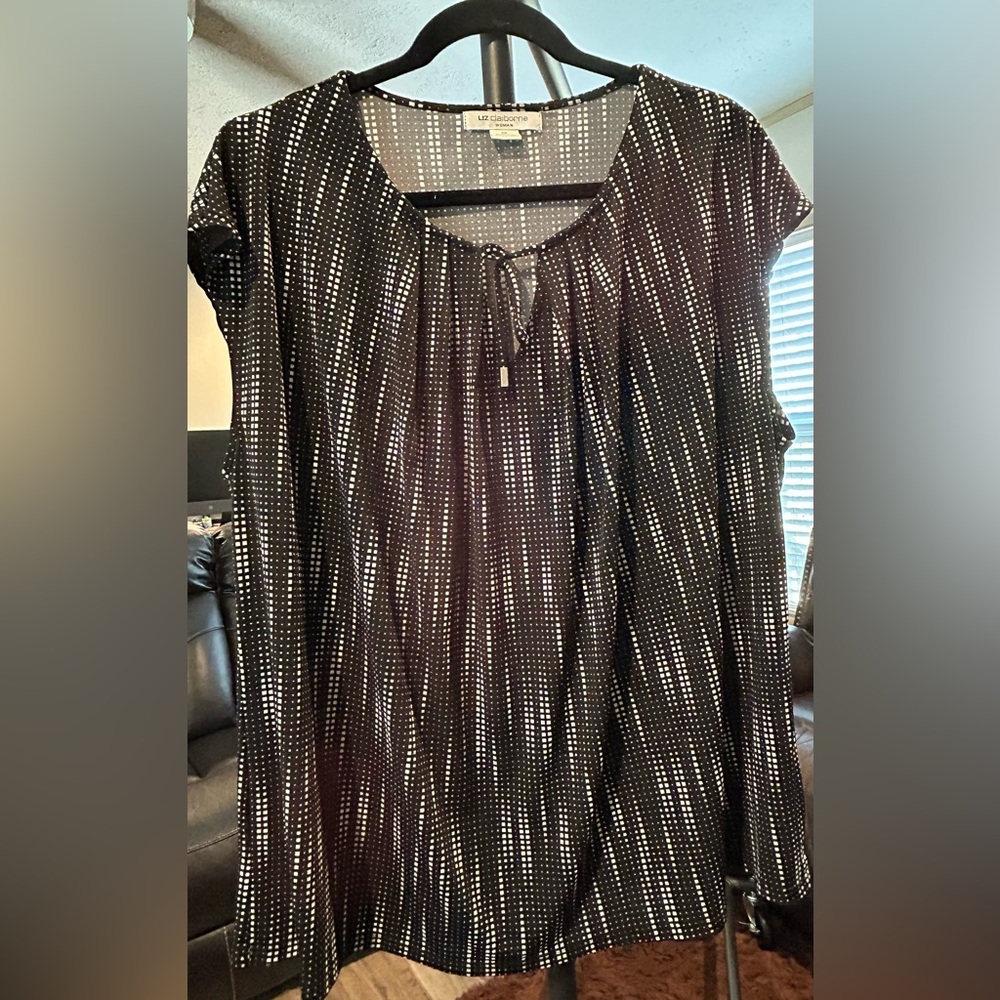 Liz Claiborne Black & White Blouse